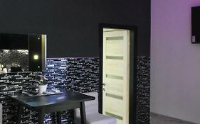 Modern Design Apartment In The City Center